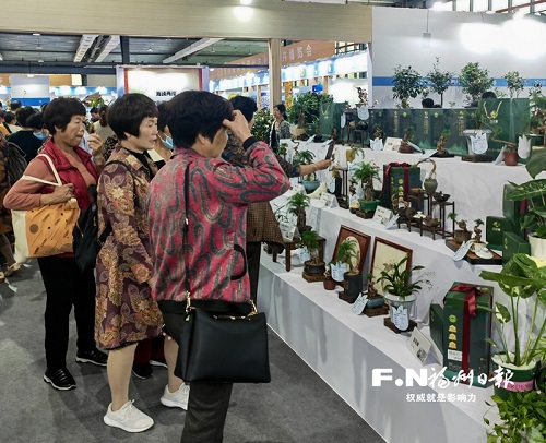 半岛体育仓山区金山街道：百花场里万花竞妍更芬芳(图1)