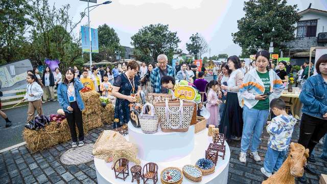 半岛体育十二月市种草记别样丰收季 让乡村游“出彩”又“出圈”(图6)